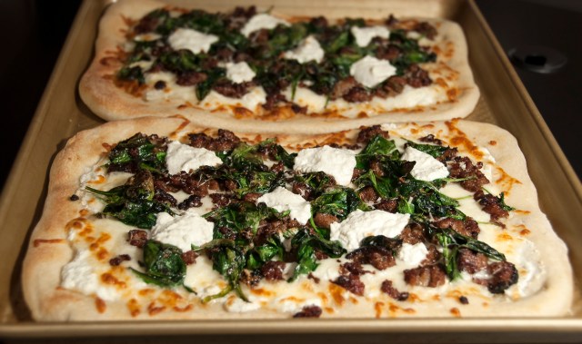 White Pizza with Sausage, Spinach and Ricotta 2_c