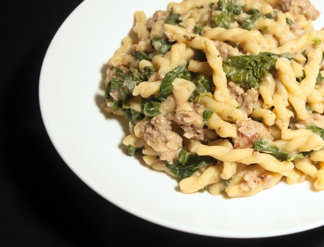 One Pot Pasta with Sausage, Kale and White Beans 1