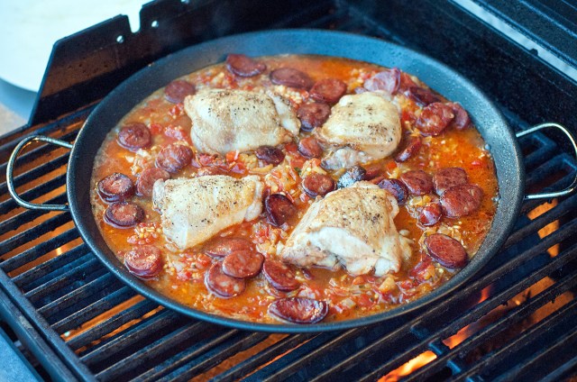 Nestle the chicken into the rice