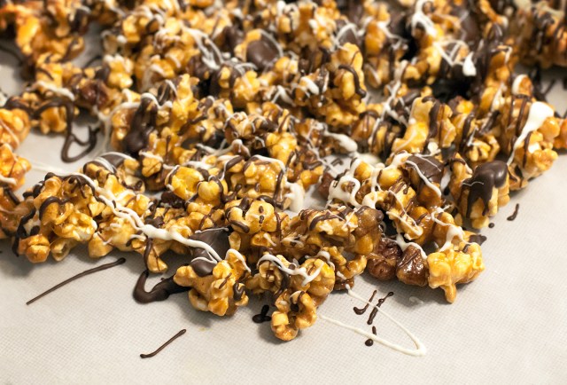 052 Caramel Corn